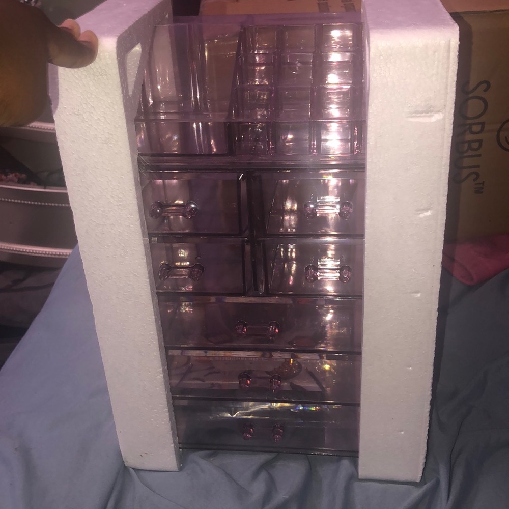 MAKEUP ORGANIZER CASE! *NEW FRESH OUT OF THE BOX*
